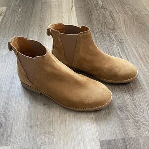 Zara Chelsea Boots in Suede Tan Mens Size 7 in great condition!